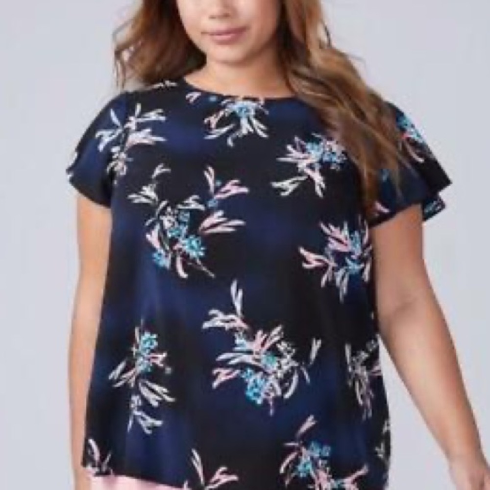 LANE BRYANT | blue floral, flutter sleeve blouse